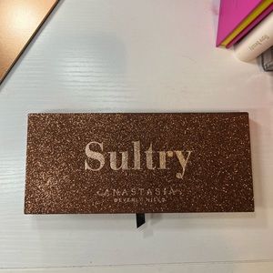 ABH SULTRY EYESHADOW PALETTE
